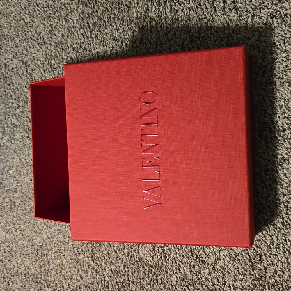 Valentino box